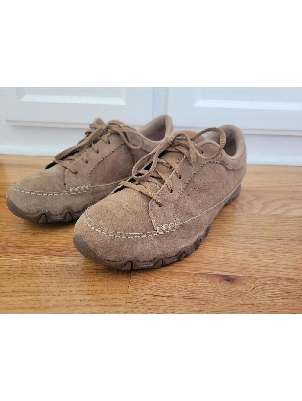 Skechers Relaxed Fit Shoes Womens Sz 8.5 Beige Suede Lace Up Memory Foam Casual